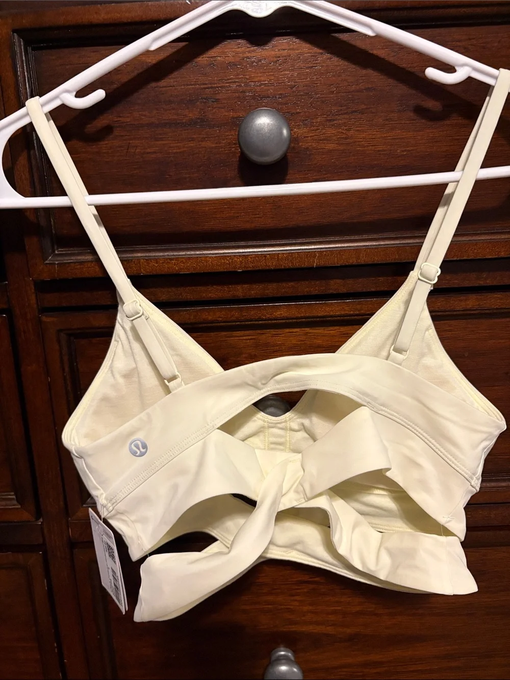Lululemon V-Neck Crossover Underband Bra